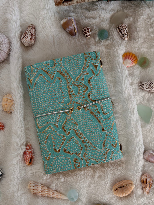 Snakeskin trifold
